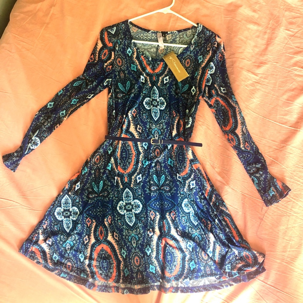 Long sleeve dress with belt